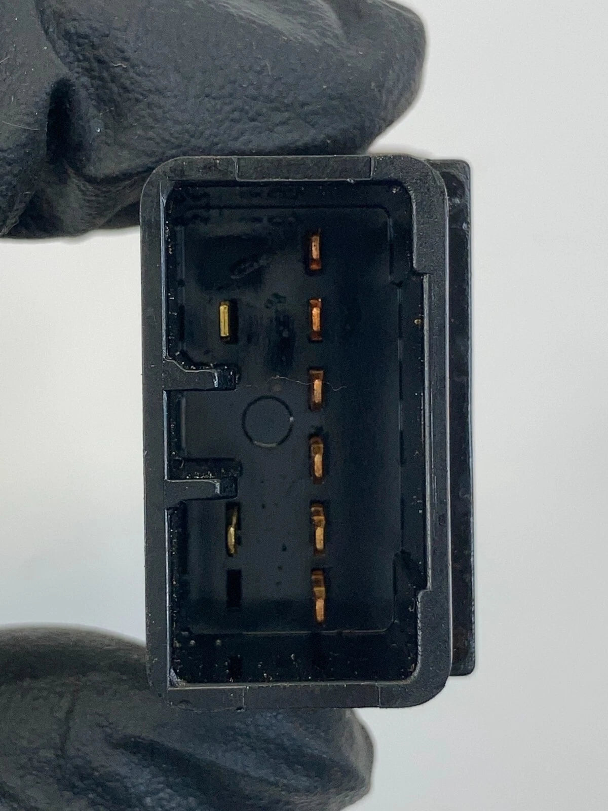 2006-2008 HYUNDAI SONATA DASH HAZARD WARNING LIGHT CONTROL SWITCH BUTTON OEM