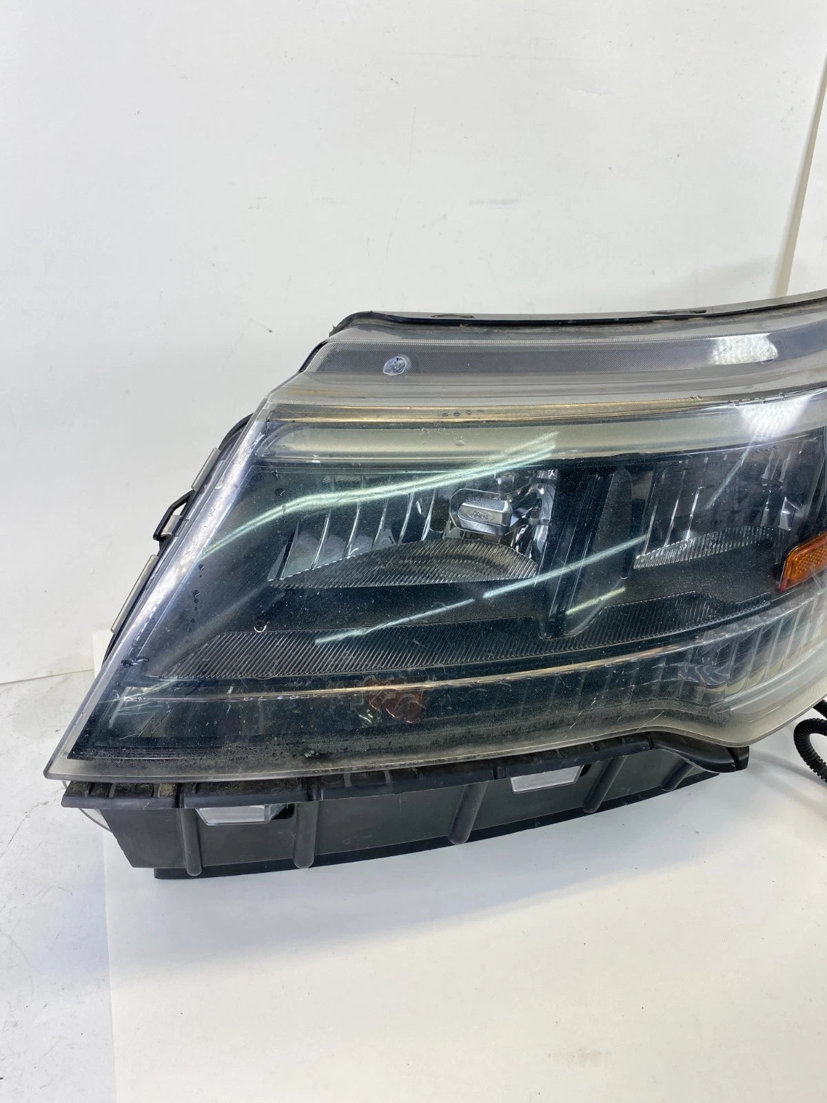 16-19 FORD EXPLORER INTERCEPTOR UTILITY FRONT LEFT SIDE HEADLIGHT LAMP LED OEM