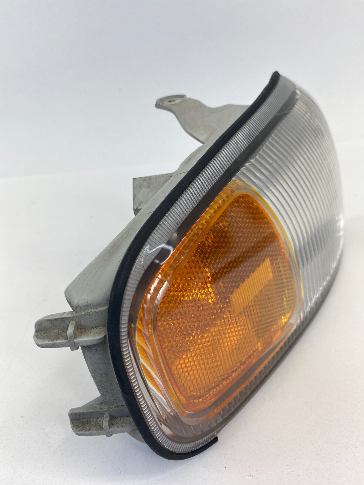 1995 1996 Toyota Camry Front Right Passenger Side Parking Signal Light Lamp OEM