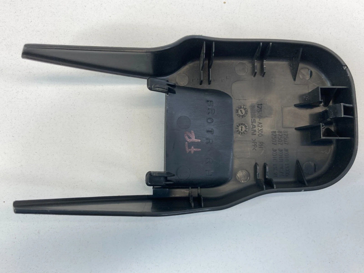 2008-2013 INFINITI G37 FRONT RIGHT OUTER SEAT TRACK COVER TRIM 87507-JK010 OEM