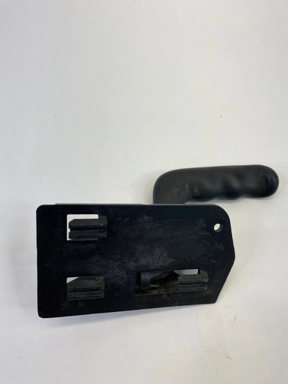 2000-2006 GMC YUKON FRONT RIGHT PASSENGER SIDE INTERIOR INNER DOOR HANDLE OEM
