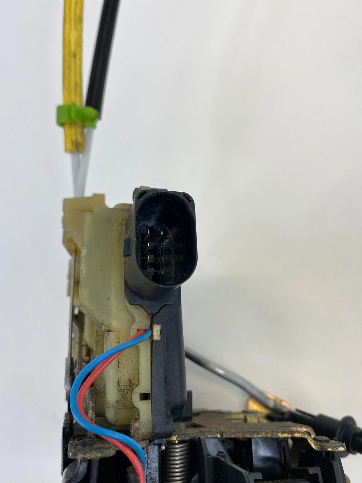 1998-2004 AUDI A6 QUATTRO REAR LEFT BACK SIDE DOOR LATCH RELEASE ACTUATOR OEM