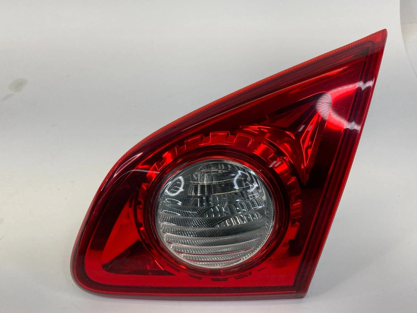 2014 2015 NISSAN ROGUE SELECT RIGHT SIDE TRUNK LID INNER TAIL LIGHT TAILLIGHT