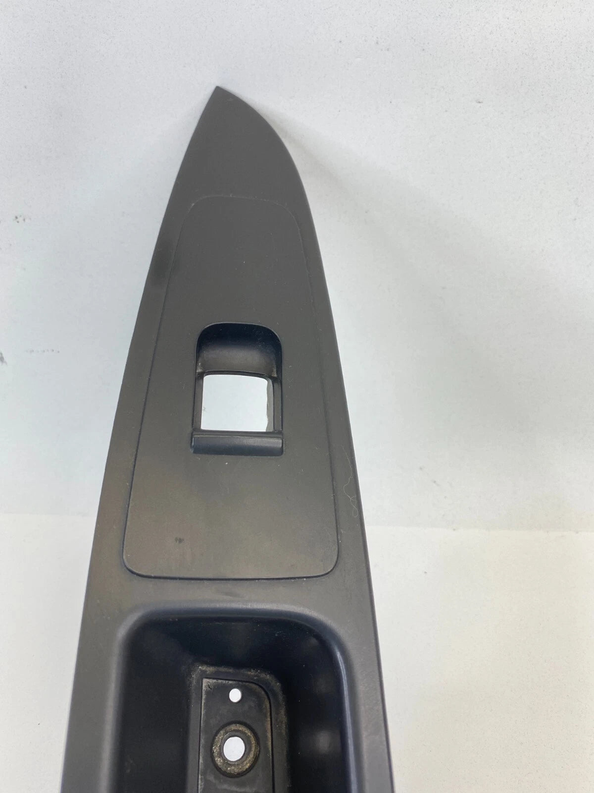 2010-2012 CHEVROLET MALIBU REAR LEFT WINDOW SWITCH BEZEL TRIM PANEL 25952180