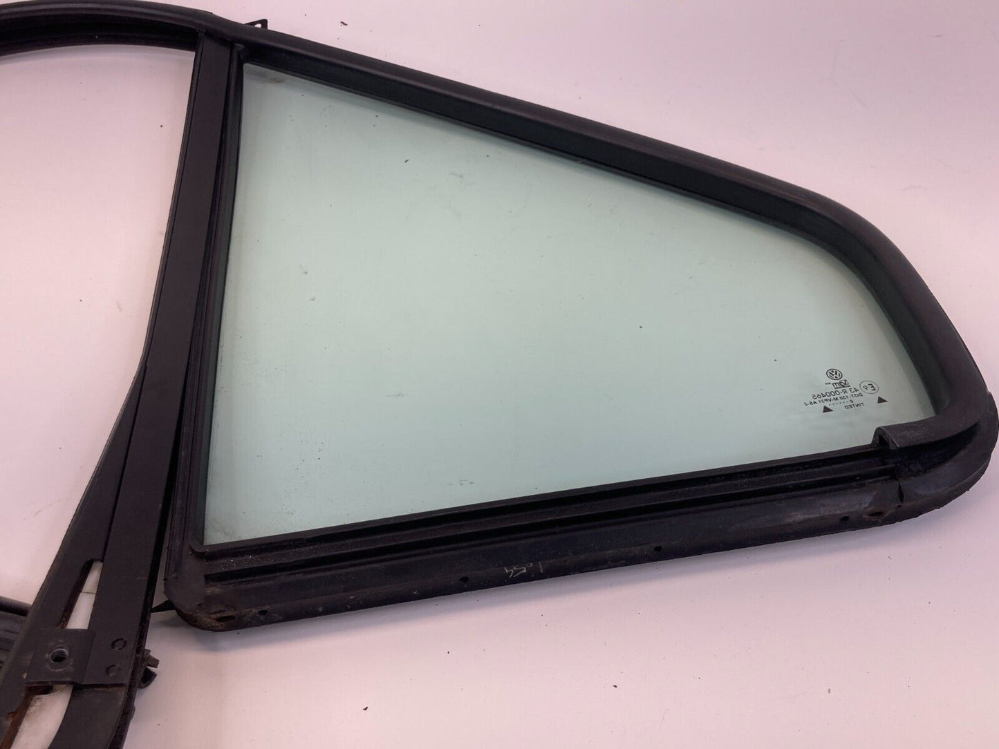 1999-2005 VW Volkswagen Jetta Rear Right Side Quarter Vent Window Glass OEM