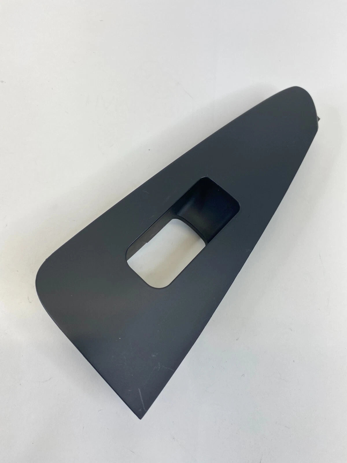 2010-2013 KIA FORTE REAR RIGHT DOOR WINDOW SWITCH BEZEL COVER TRIM 201005754