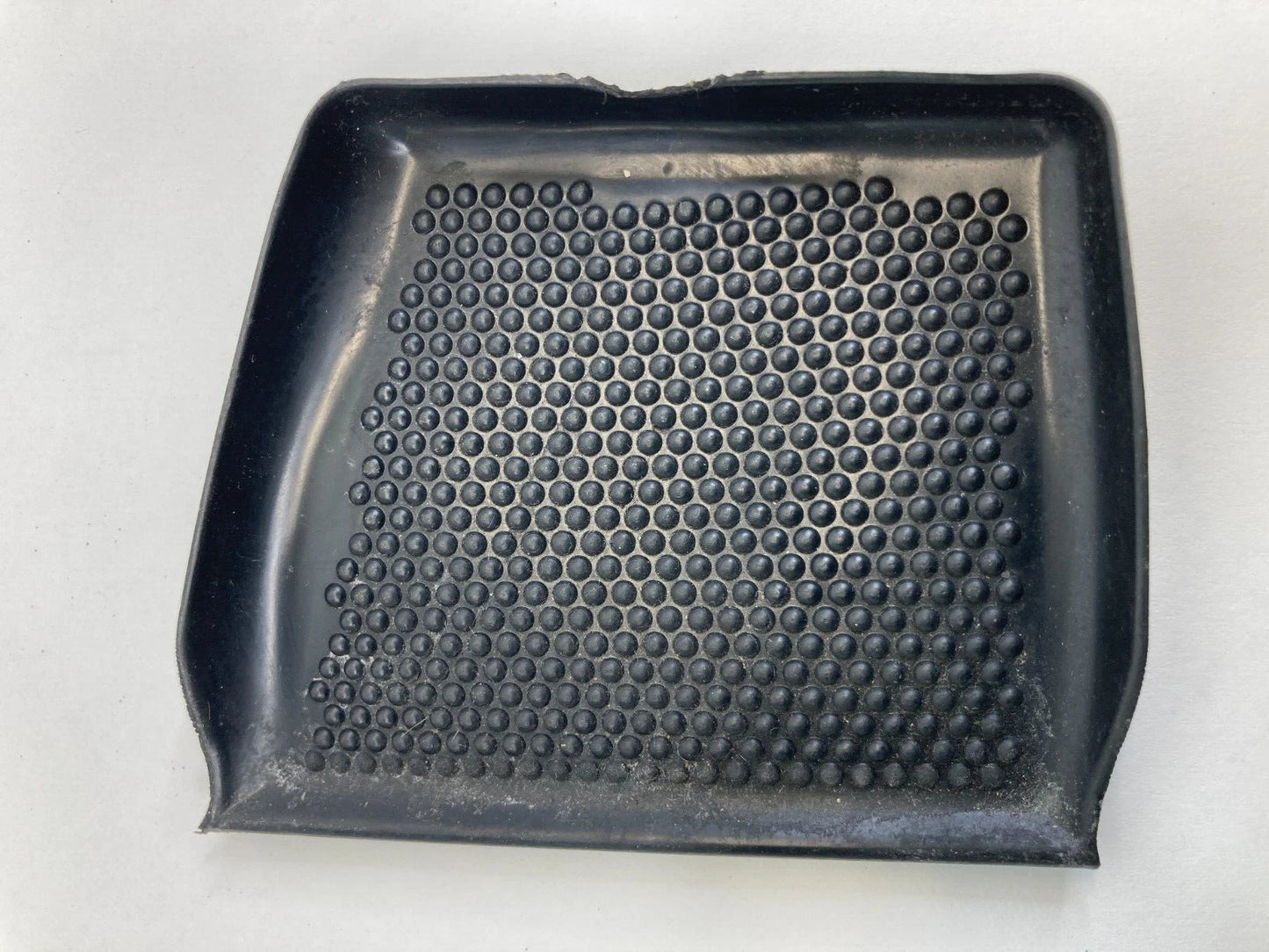1999-2005 PONTIAC GRAND AM LEFT DASH SIDE RUBBER TRAY INSERT MAT 22611802 OEM