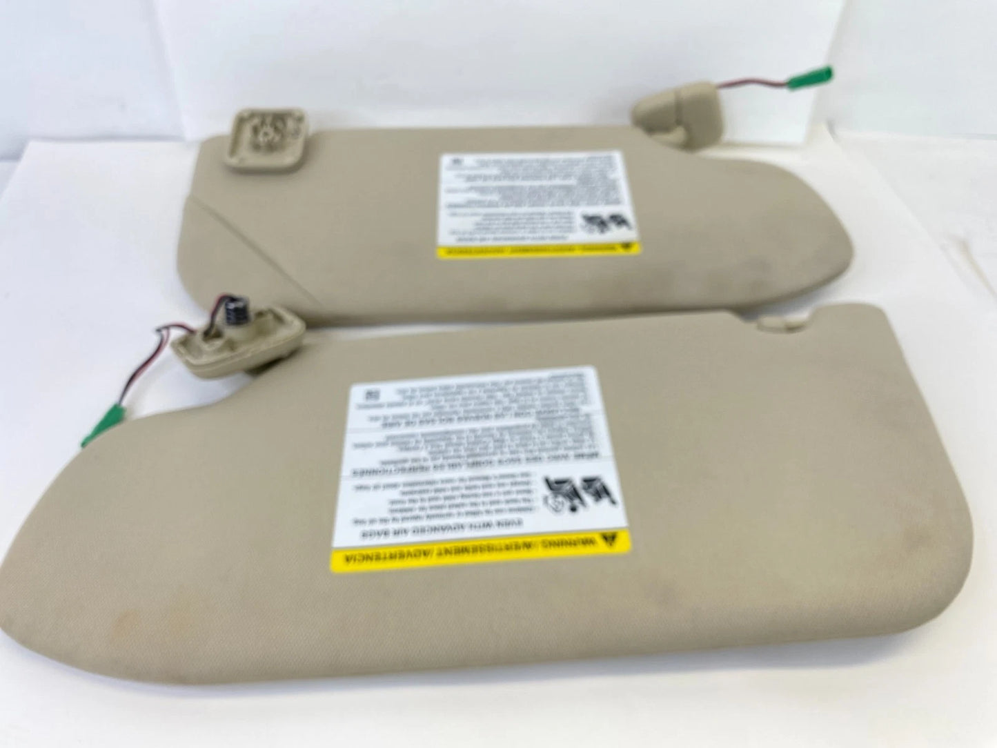 2013-2019 FORD TAURUS DRIVER & PASSENGER SUNVISOR SET W/ILLUMINATED MIRROR OEM