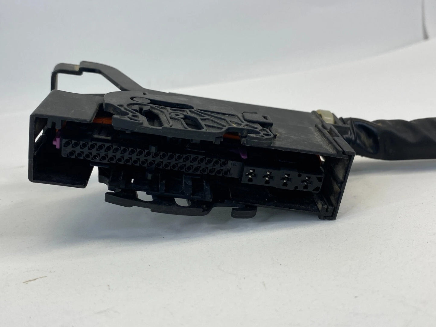 2009-2010 SUBARU FORESTER ABS ANTI-LOCK BRAKE PUMP PLUG CONNECTOR PIGTAIL OEM