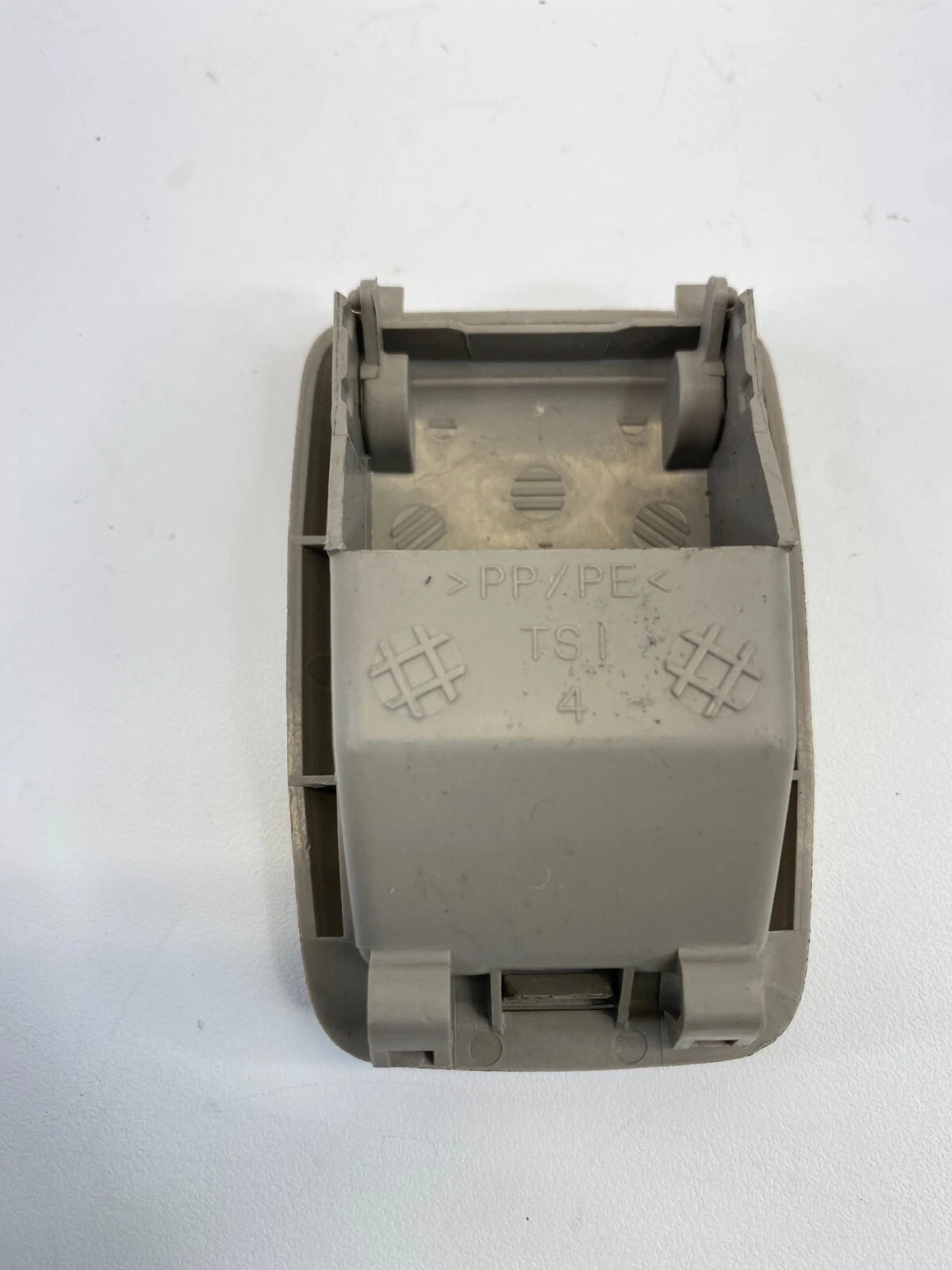 02 03 04 05 06 TOYOTA CAMRY REAR BACK SEAT CHILD ANCHOR CAP COVER ASSY OEM