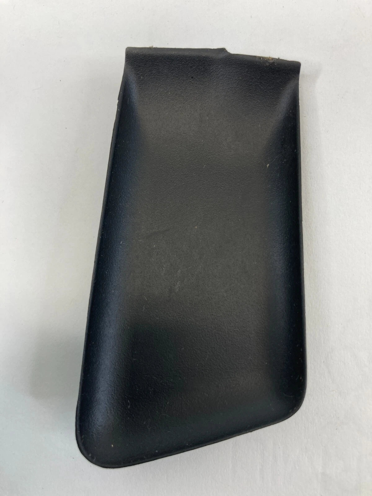 2011-2014 HYUNDAI SONATA INNER REAR RIGHT SIDE DOOR HANDLE SCREW CAP 82629-3S000