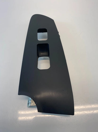 2010-2013 KIA FORTE FRONT RIGHT SIDE DOOR WINDOW SWITCH TRIM BEZEL 201006192 OEM