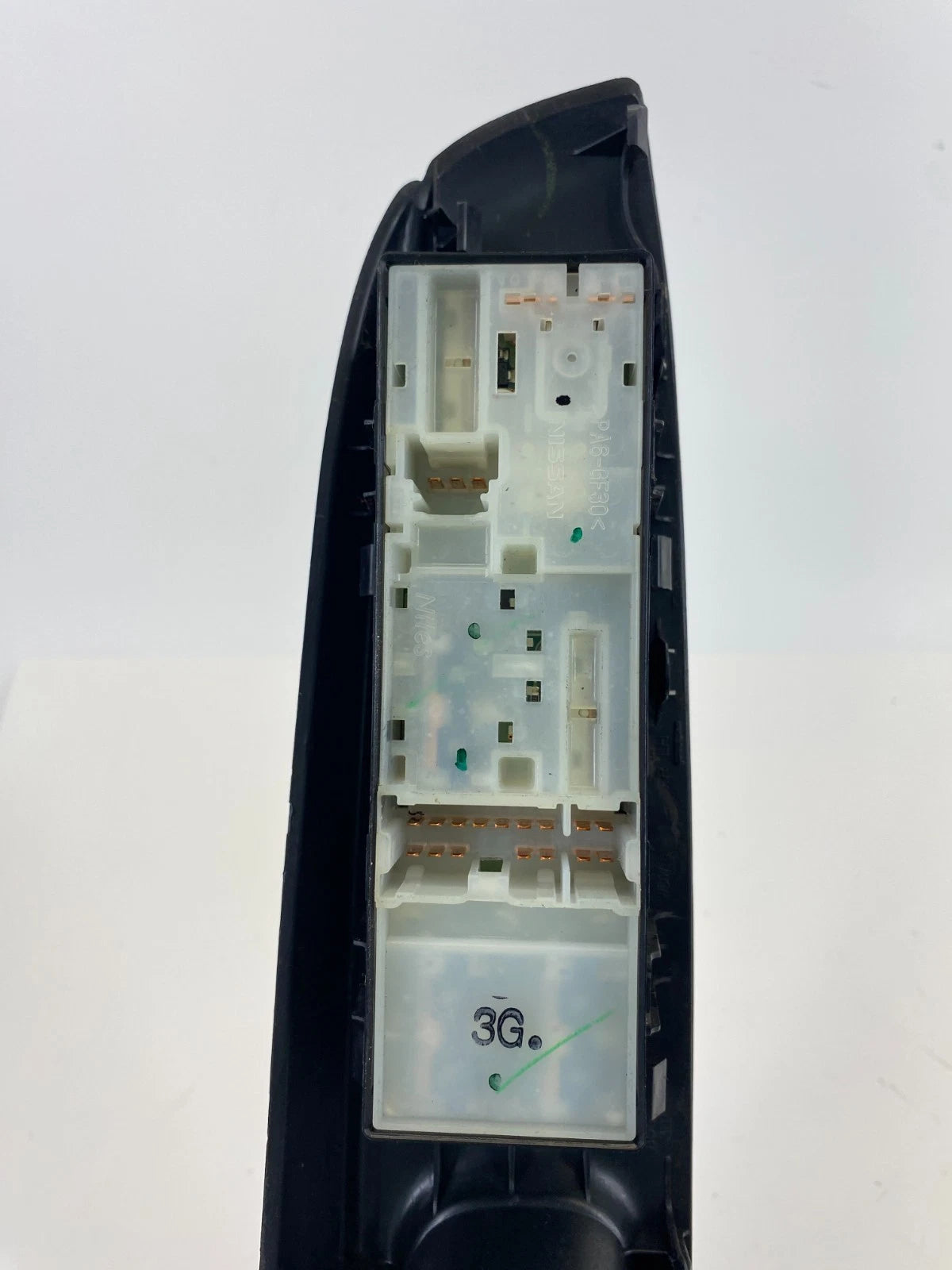 2012-2019 Nissan Versa Front Left Side Door Power Master Window Switch w/ Bezel