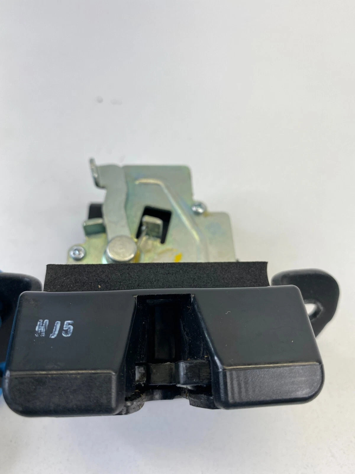 2013-2017 HYUNDAI TUCSON REAR TRUNK TAILGATE LOCK LATCH ACTUATOR ASSEMBLY OEM