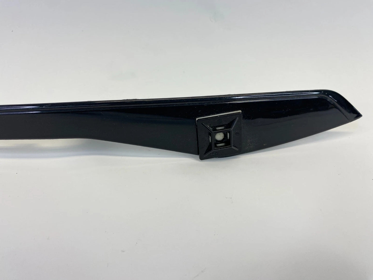2016-2019 FORD EXPLORER INTERCEPTOR CENTER DASH RIGHT SIDE TRIM BEZEL MOLDING