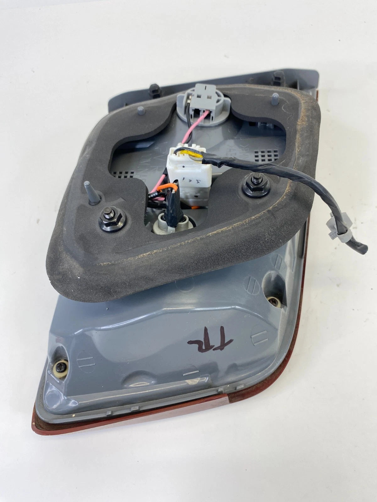 2006-2008 KIA OPTIMA REAR RIGHT INNER TRUNK LID TAILLIGHT LAMP 92406-2G00 OEM