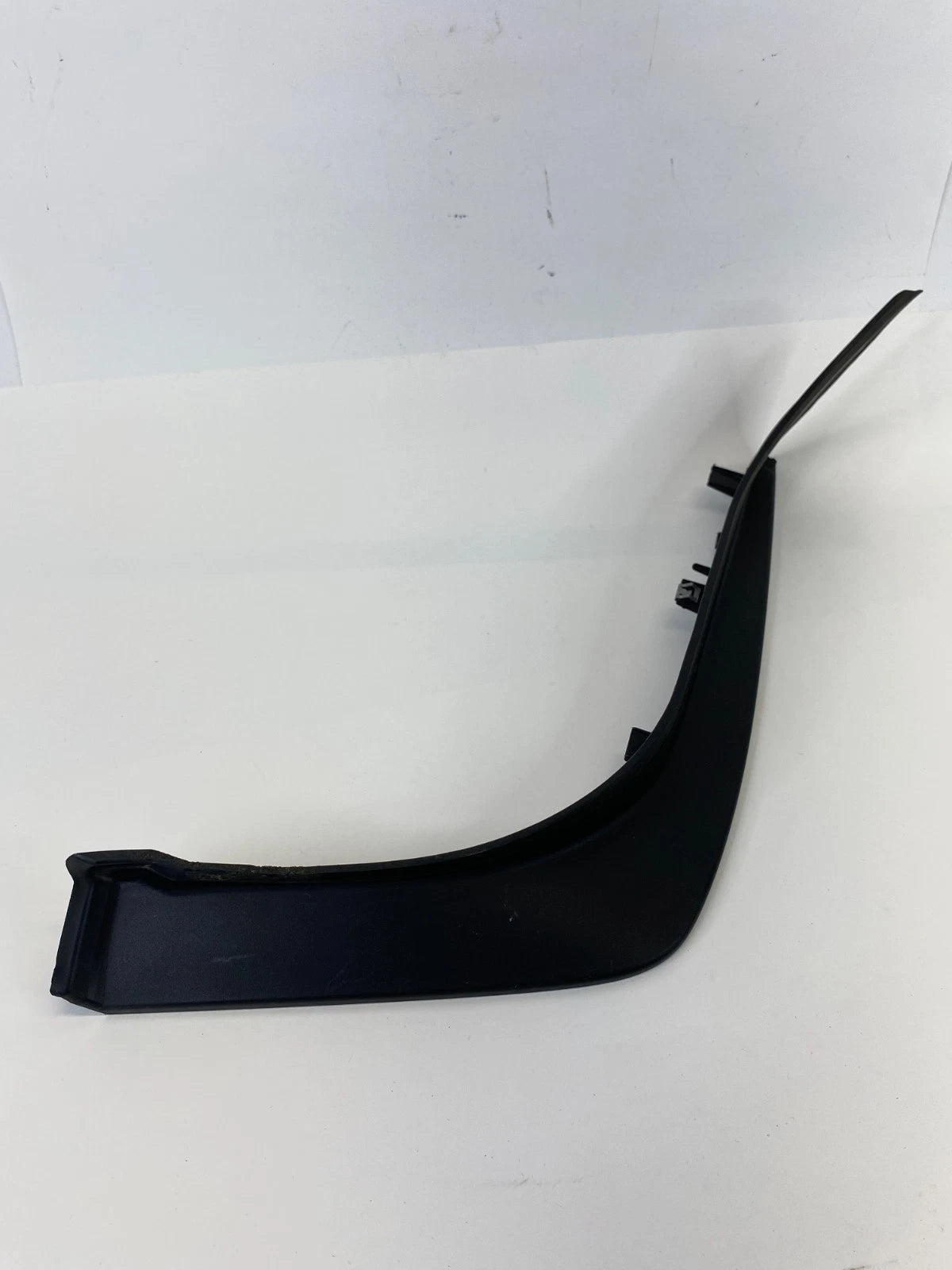 13-18 CADILLAC ATS SEDAN REAR LEFT DRIVER SIDE TAIL LIGHT TRIM COVER BEZEL OEM