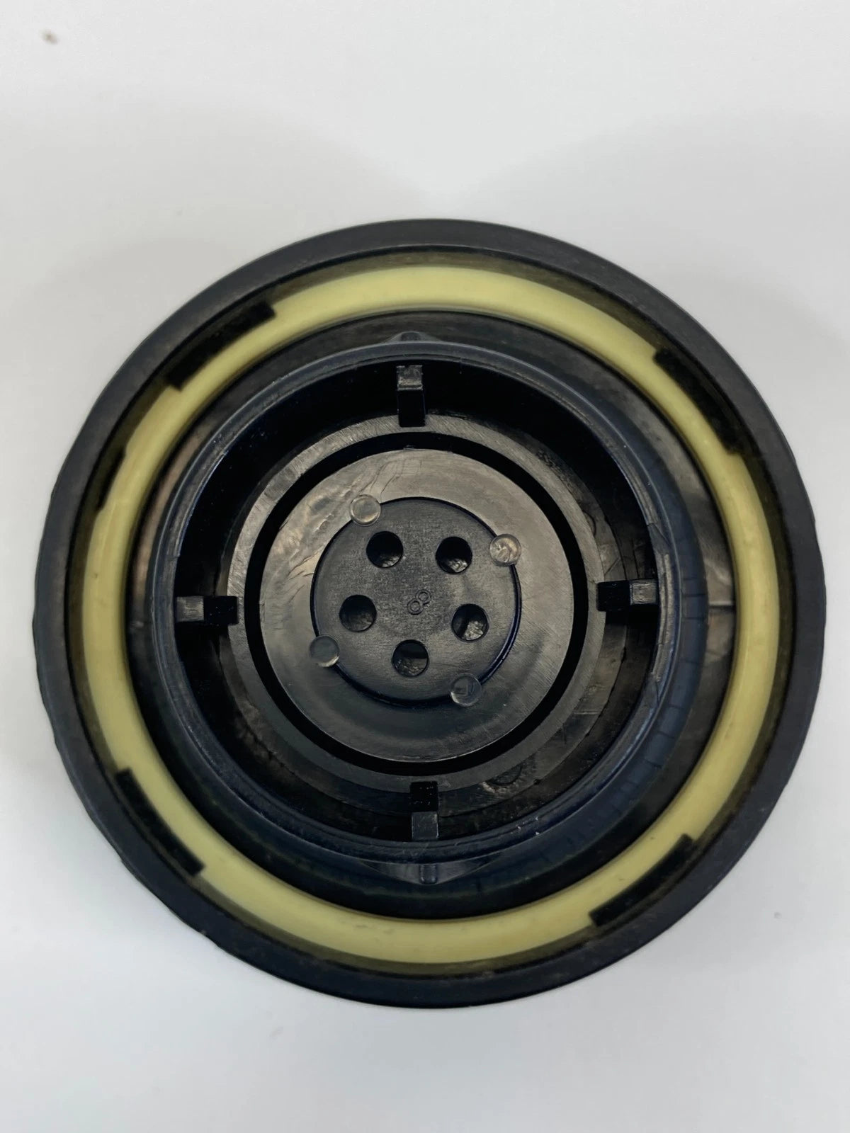 2000-2007 CHEVROLET MONTE CARLO FUEL FILLER GAS LID CAP COVER OEM