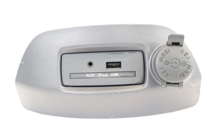 2010-2013 KIA SOUL PORT AUX IPOD USB INPUT POWER SOCKET W/ BEZEL 84746-2K100 OEM