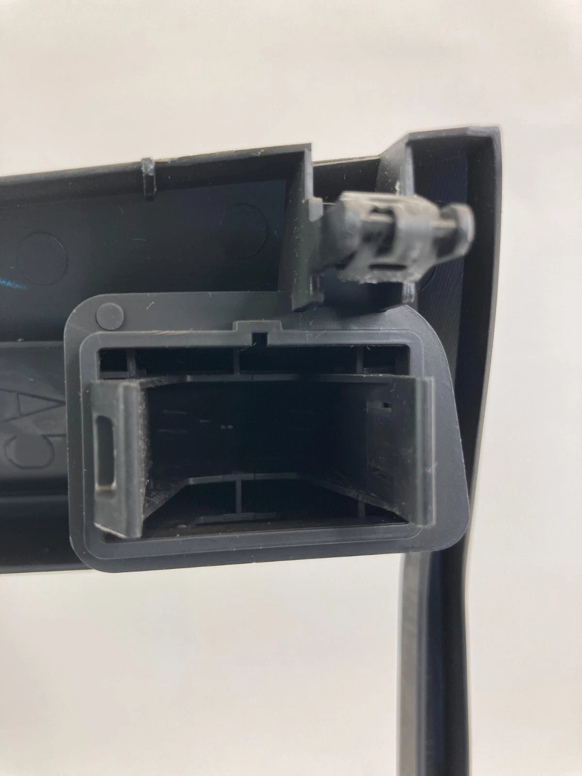 2003-2005 HONDA PILOT CENTER DASH RADIO HAZARD & VTM SWITCH COVER TRIM BEZEL OEM