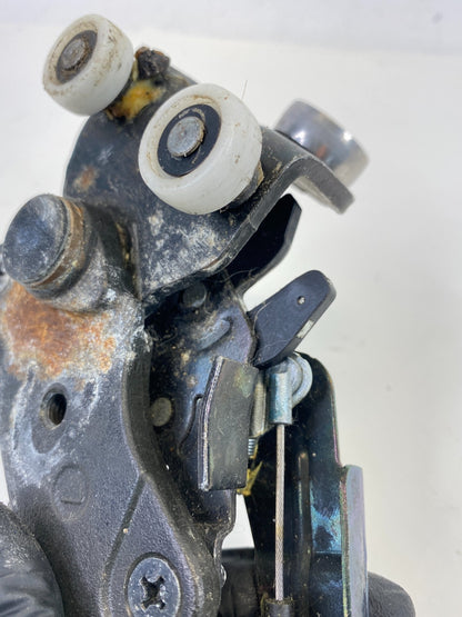 05 06 07 08 09 10 Honda Odyssey Rear Door Left Lower Sliding Hinge Roller OEM