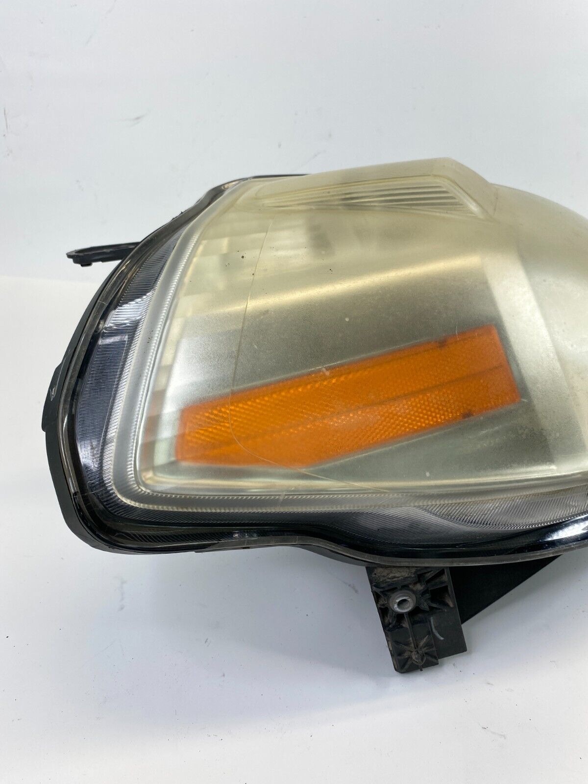 2007-2012 Nissan Versa Front Right Passenger Headlight Headlamp 26010-EM30A OEM