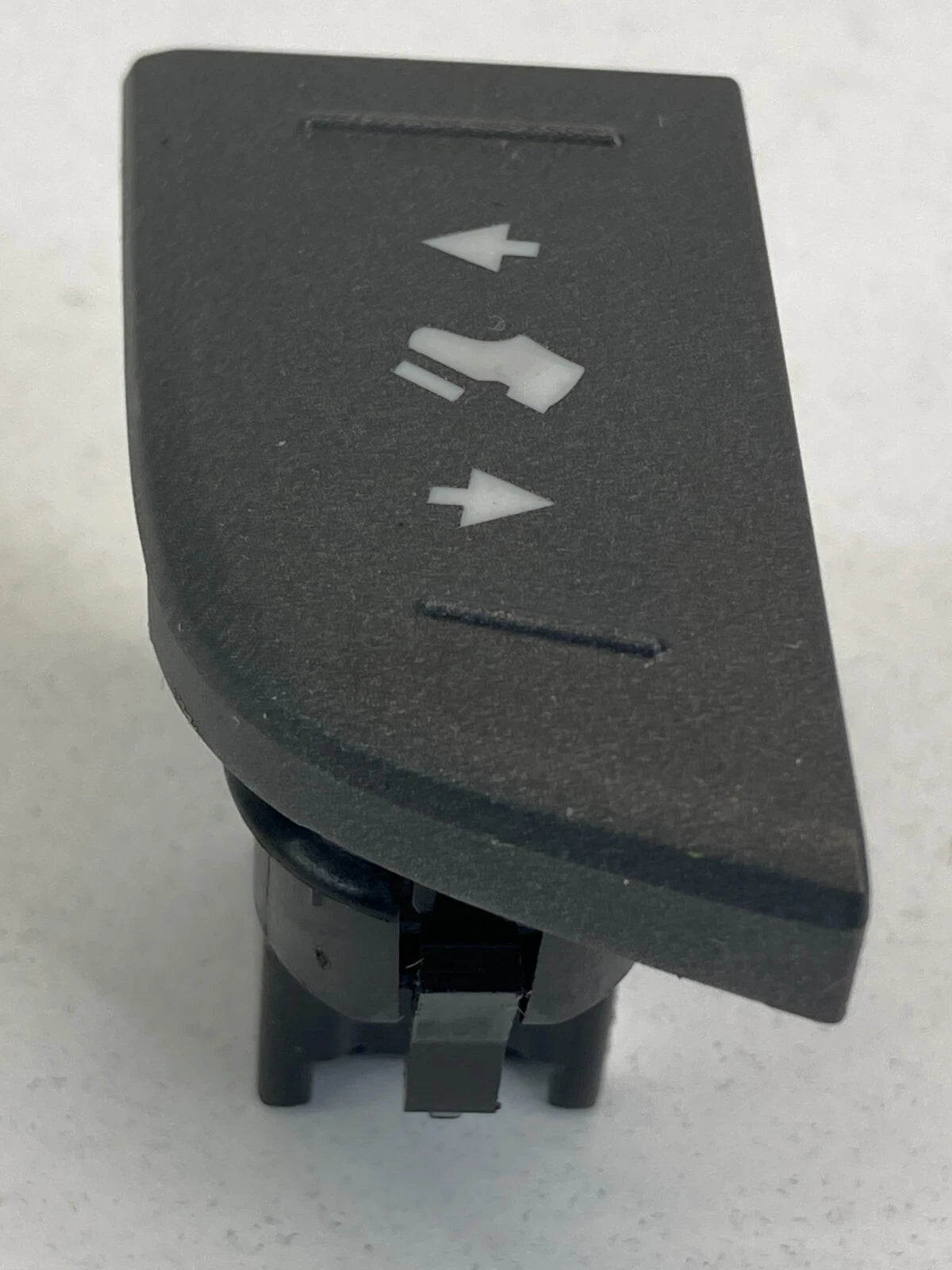 2010-2019 LINCOLN MKT FRONT LEFT DRIVER SIDE FOOT PEDAL HEIGHT ADJUSTER SWITCH