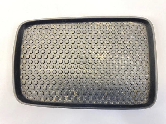 2003-2006 CHEVROLET TAHOE CENTER CONSOLE ARMREST MAT RUBBER INSERT 15070483 OEM