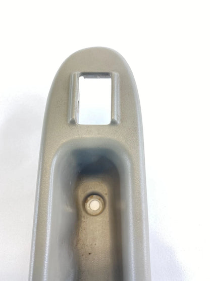 2000-2005 CHEVY IMPALA FRONT RIGHT DOOR WINDOW SWITCH COVER BEZEL 10435216 OEM