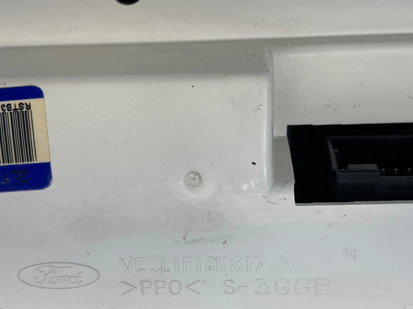 2003-2006 FORD EXPEDITION REAR CENTER CONSOLE SEAT RADIO SWITCH 3L1F18K817-AA
