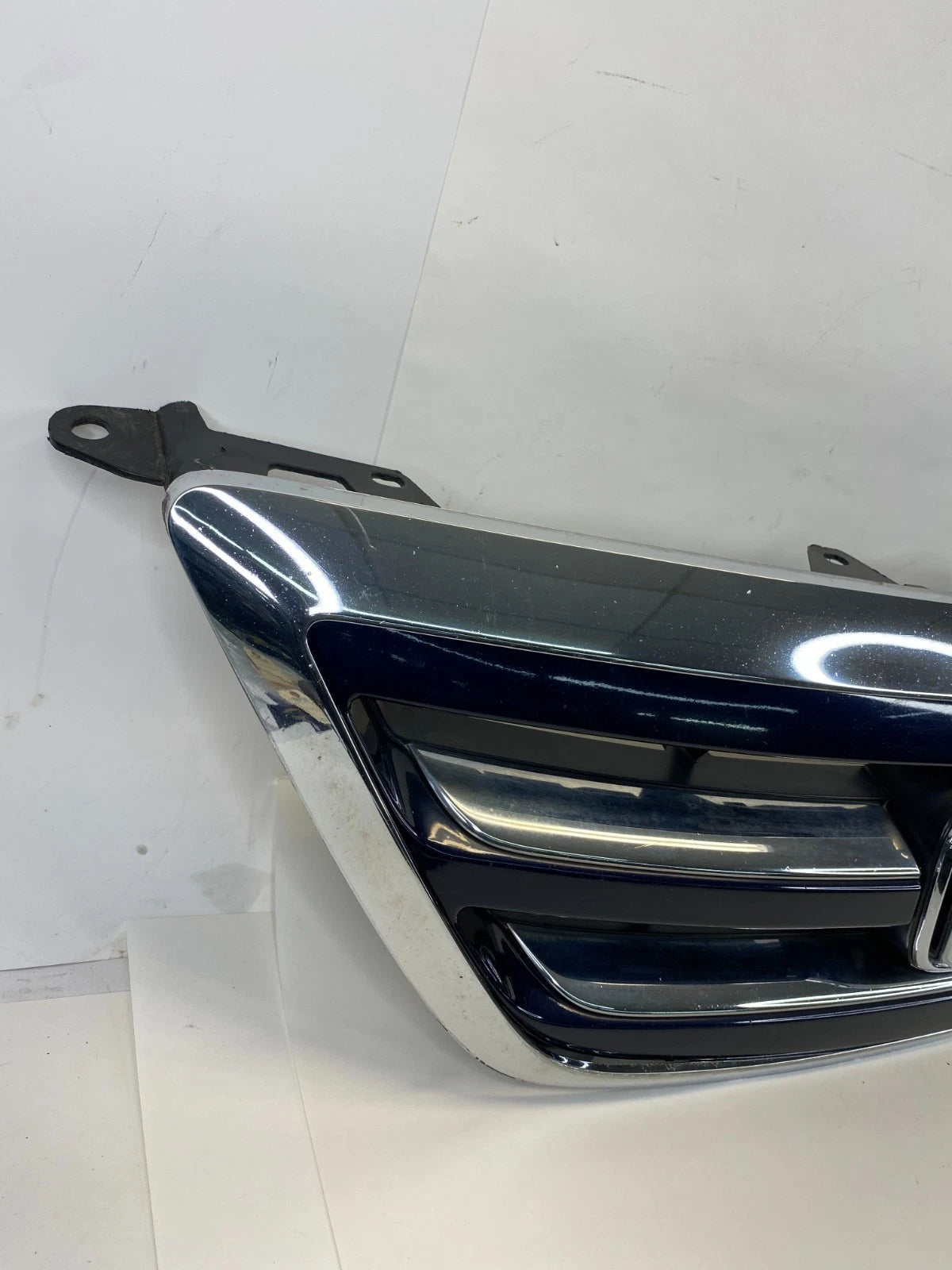 2005-2007 HONDA ODYSSEY FRONT BUMPER UPPER GRILL GRILLE ASSY 71121-SHJ-A010 OEM