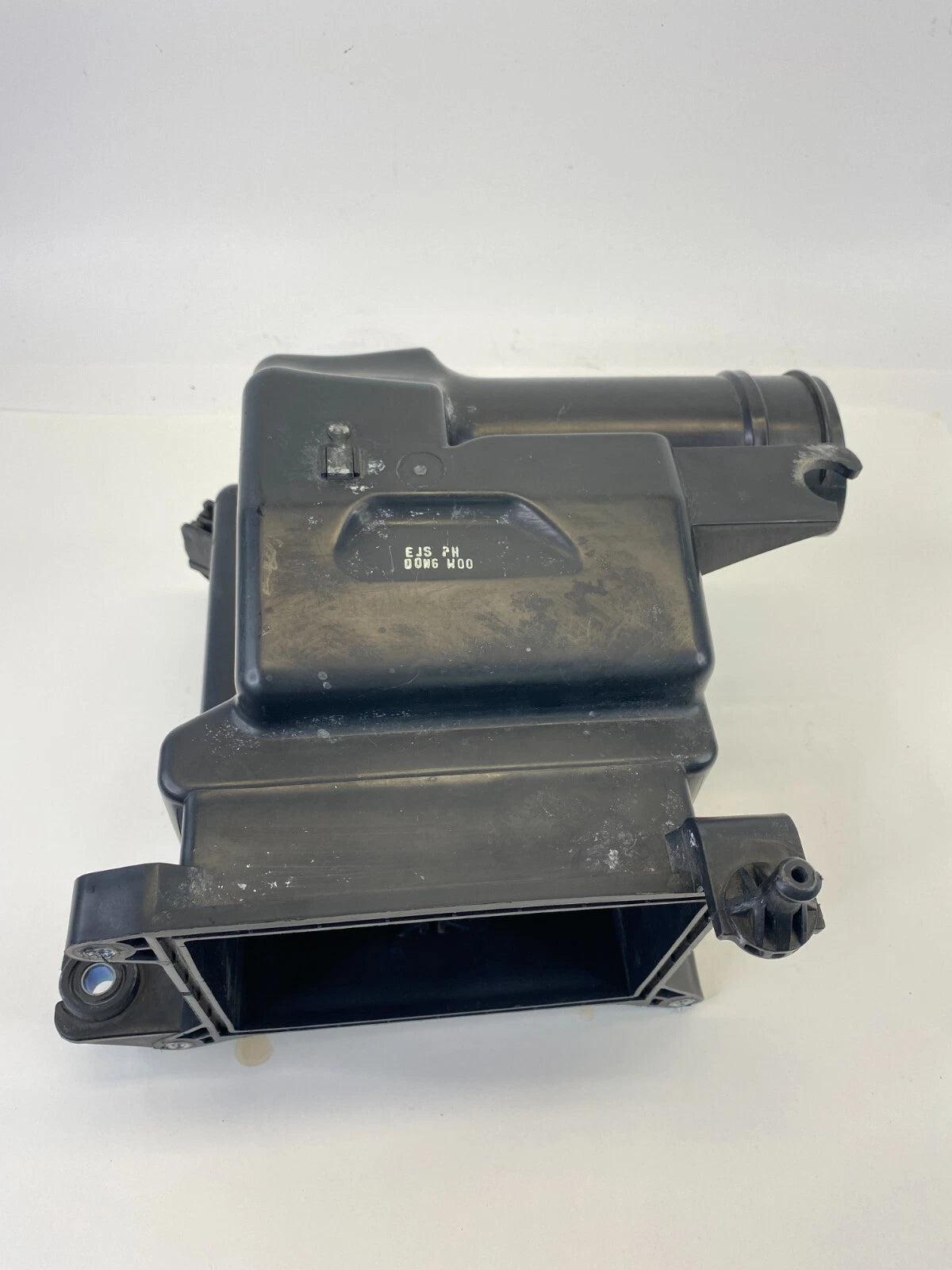 2007-2010 HYUNDAI ELANTRA AIR CLEANER FILTER BOX LOWER HOUSING OEM 28112-2H100