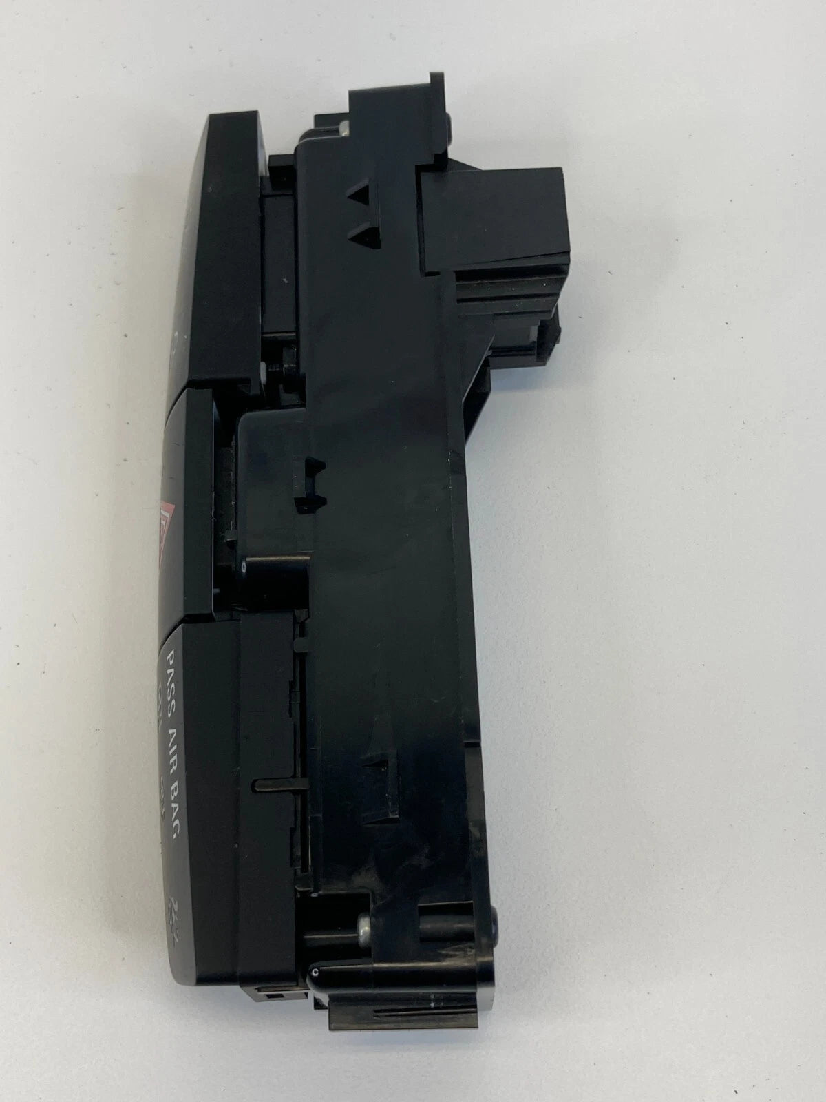 2011-2013 BUICK REGAL DASH HAZARD WARNING BUTTON SWITCH ASSEMBLY 13328551 OEM