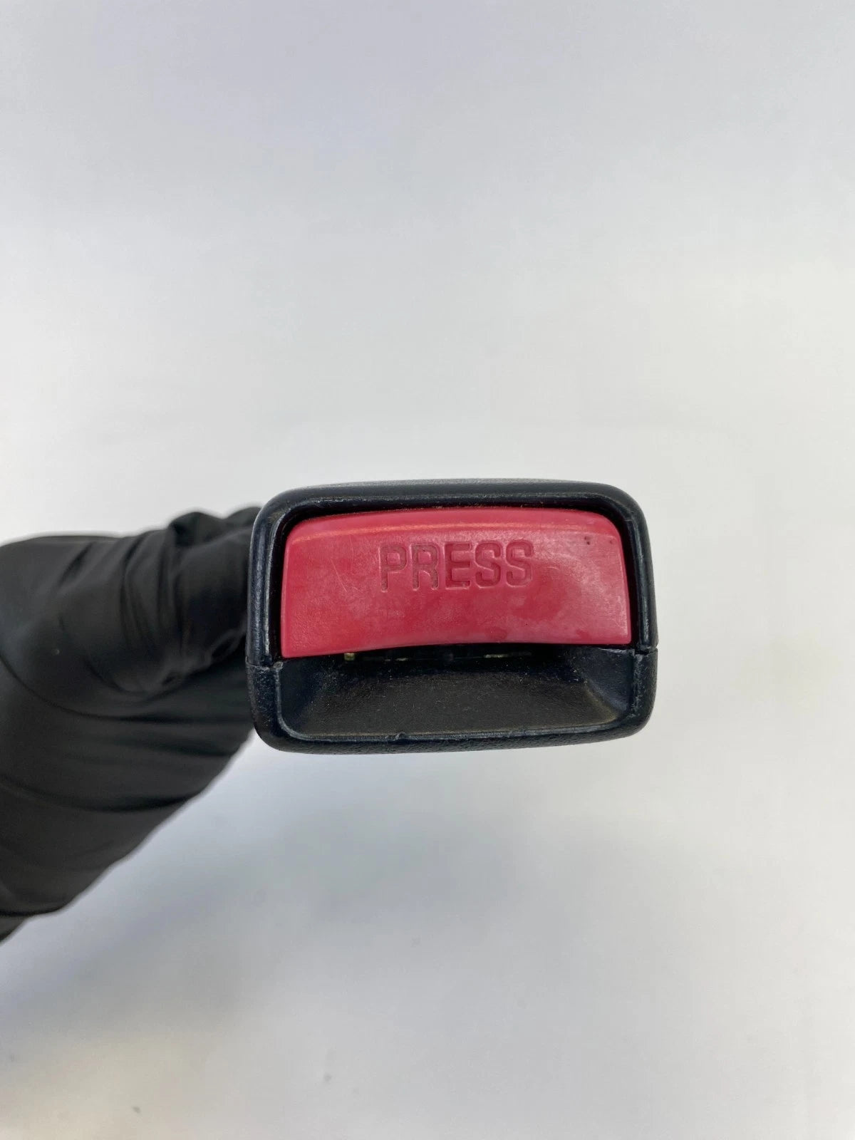 2000-2005 MITSUBISHI ECLIPSE CONV FRONT RIGHT PASSENGER SIDE SEAT BELT BUCKLE