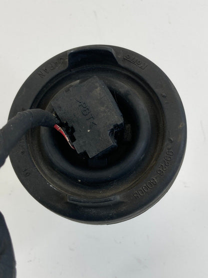 2000-2004 Nissan Pathfinder Right Side Socket Headlamp Bulb & Retainer Assy OEM