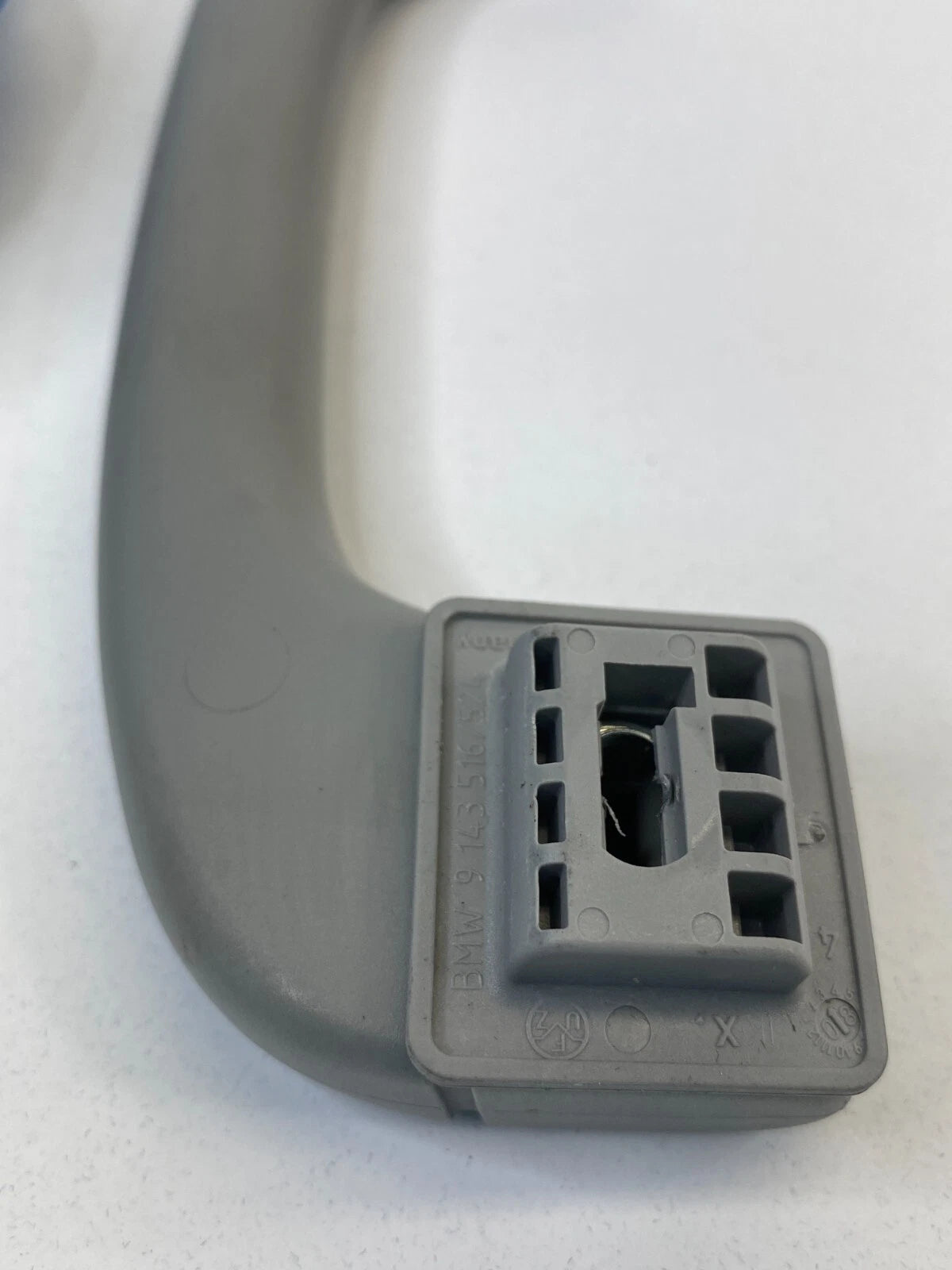 2007-2012 BMW 328I FRONT RIGHT SIDE ROOF INNER GRAP HANDLE 9143516/524 OEM