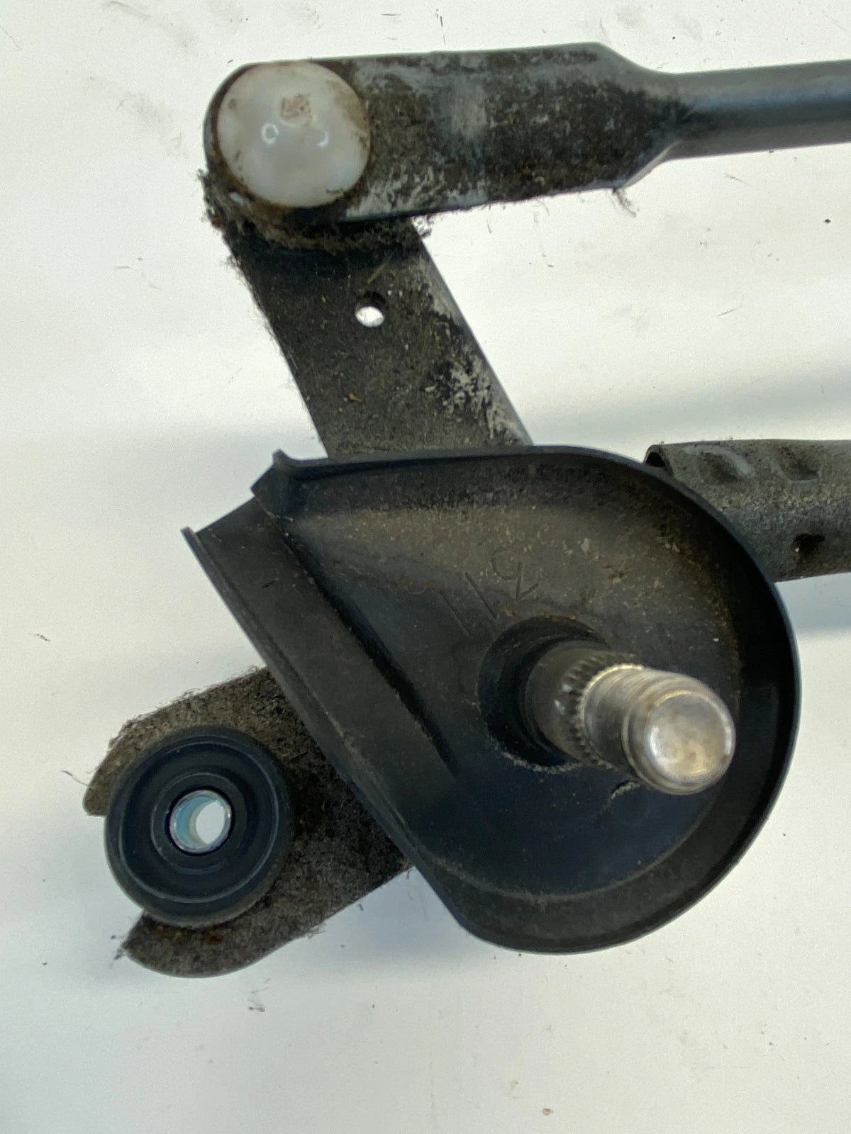 2011-2015 KIA SORENTO FRONT WINDSHIELD WIPER MOTOR W/ LINKAGE 98110-1U000 OEM