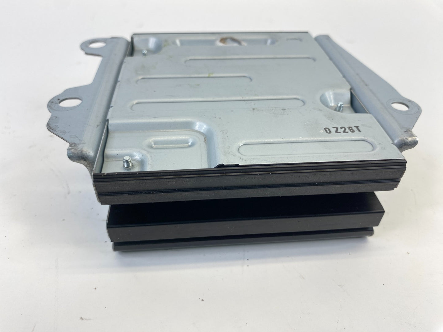 2008-2012 Chrysler Town & Country Power Inverter Module Unit 05026408AB