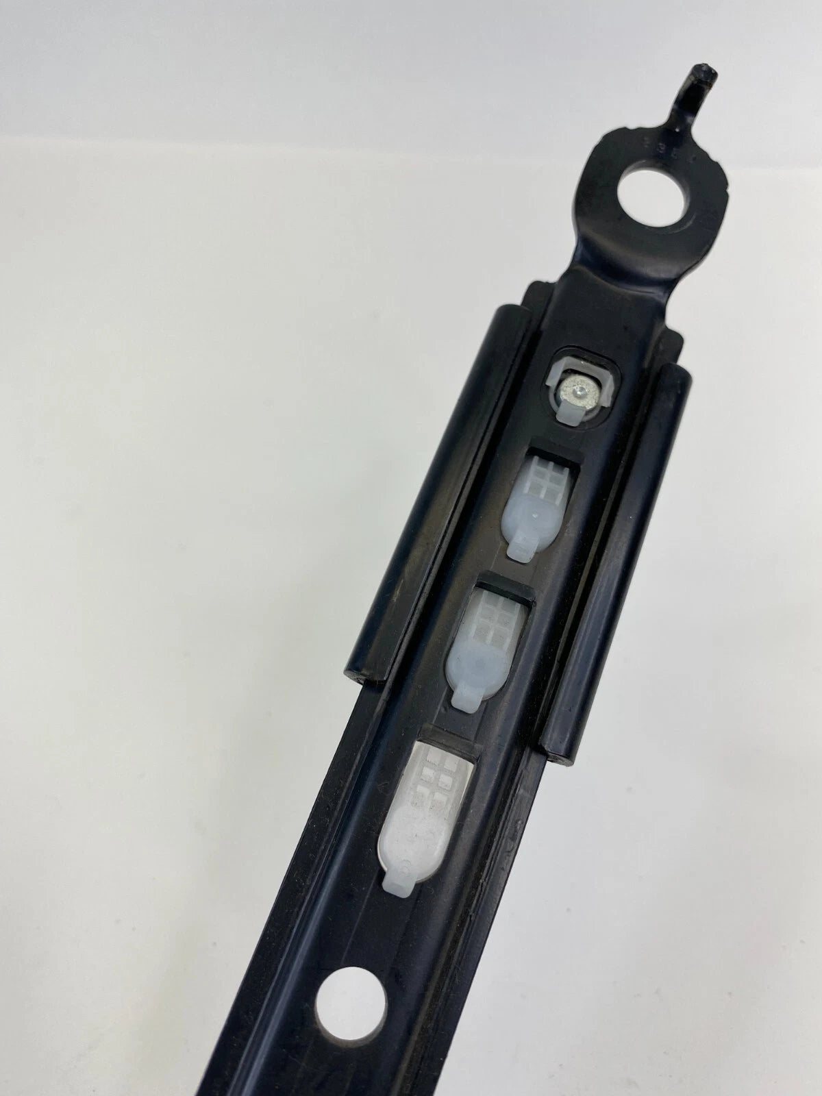 2009 10 11 12 2013 TOYOTA COROLLA FRONT RIGHT SIDE SEAT BELT HEIGHT ADJUSTER OEM