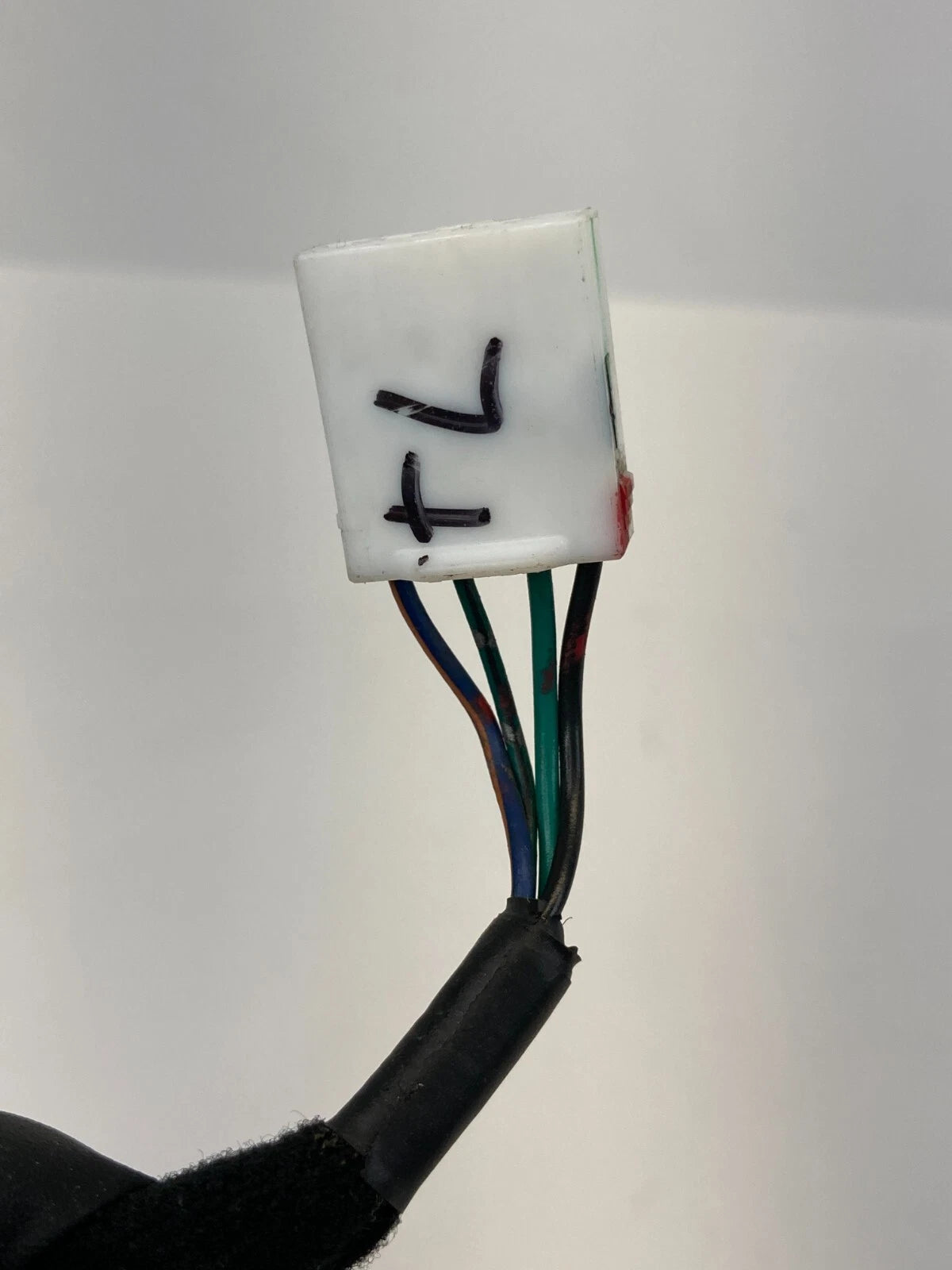 2011-2014 HYUNDAI SONATA LEFT TAILLIGHT PIGTAIL WIRE CONNECTOR PLUG OEM