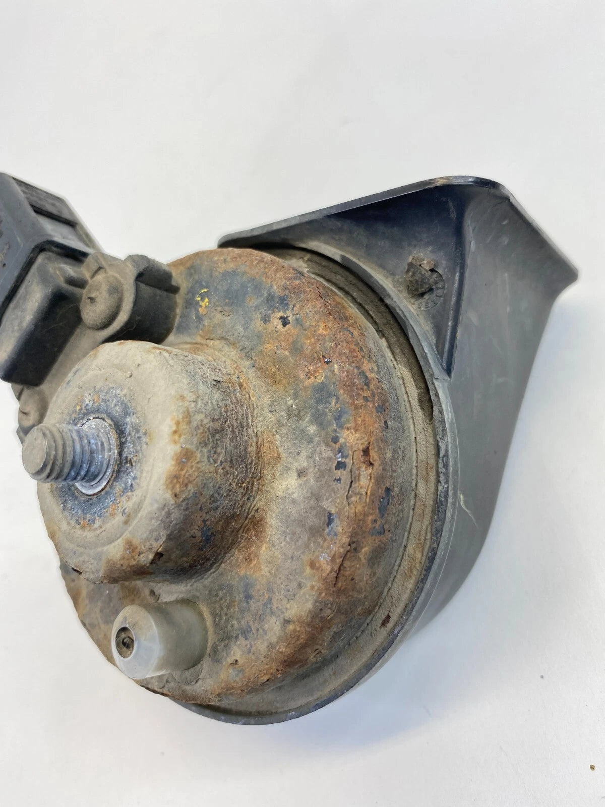2012-2019 PASSAT SEDAN LOW NOTE TONE SIGNAL HORN & BRACKET CH2143 E9024148