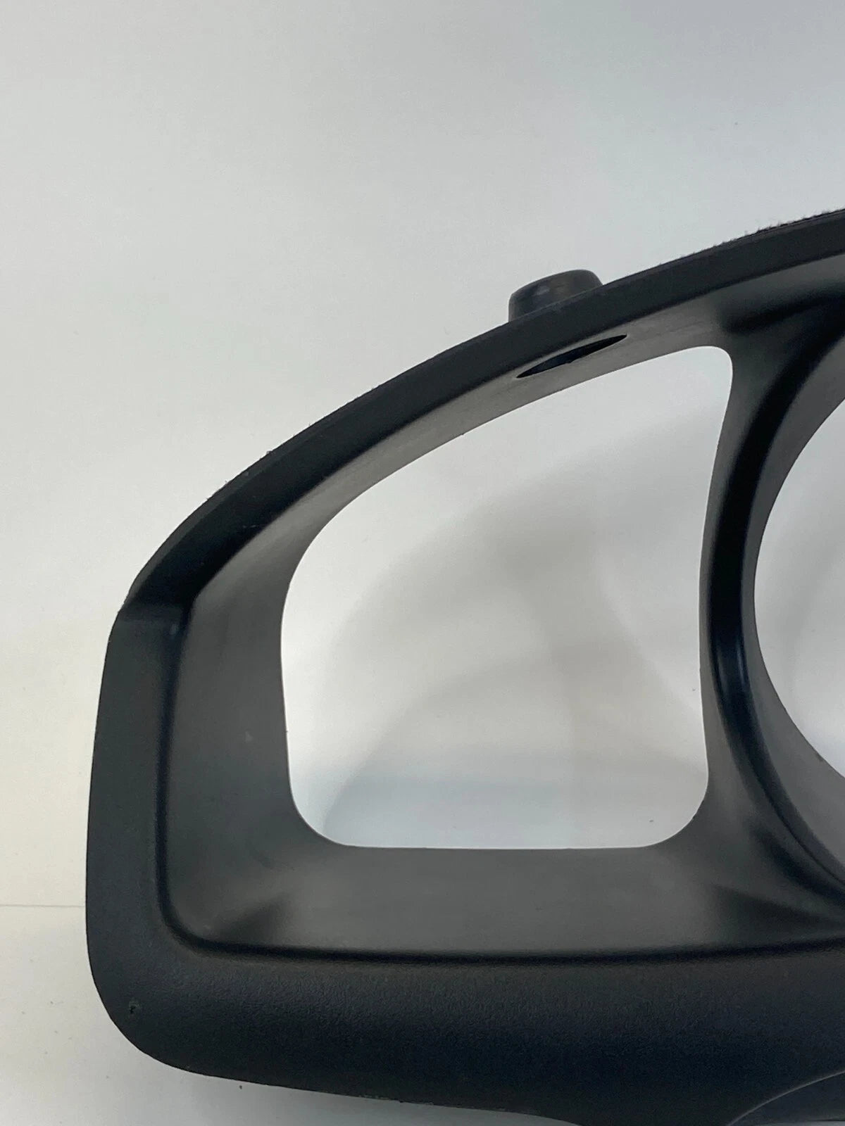 2005-2010 KIA SPORTAGE INSTRUMENT PANEL SPEEDOMETER CLUSTER BEZEL TRIM KM84801A