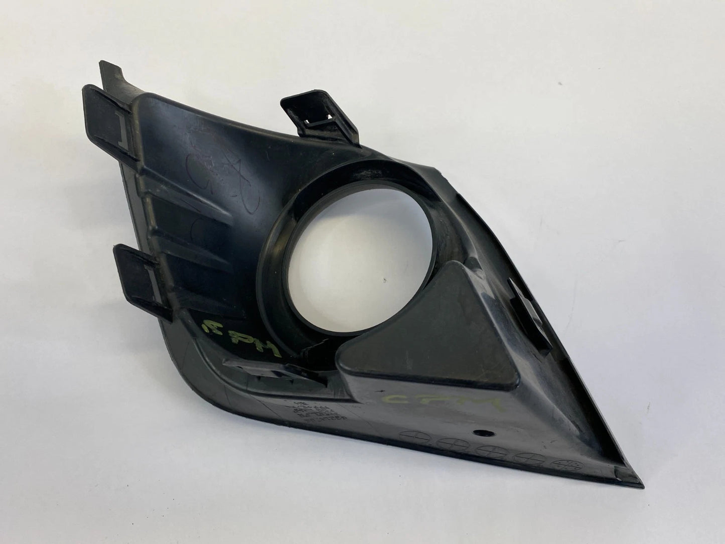 2018 2019 MITSUBISHI OUTLANDER SPORT FRONT RIGHT FOG LIGHT BEZEL TRIM 8321A786