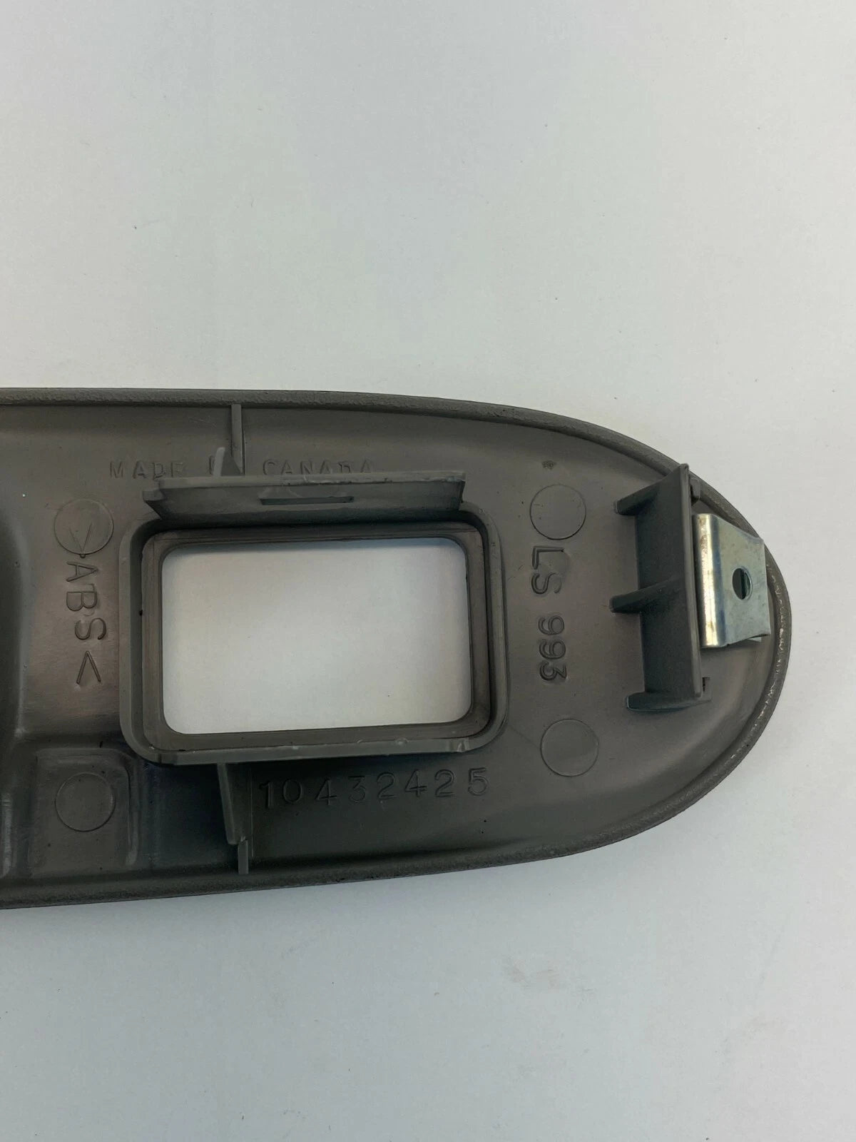 2000-2005 CHEVROLET IMPALA REAR LEFT SIDE DOOR POWER WINDOW SWITCH BEZEL