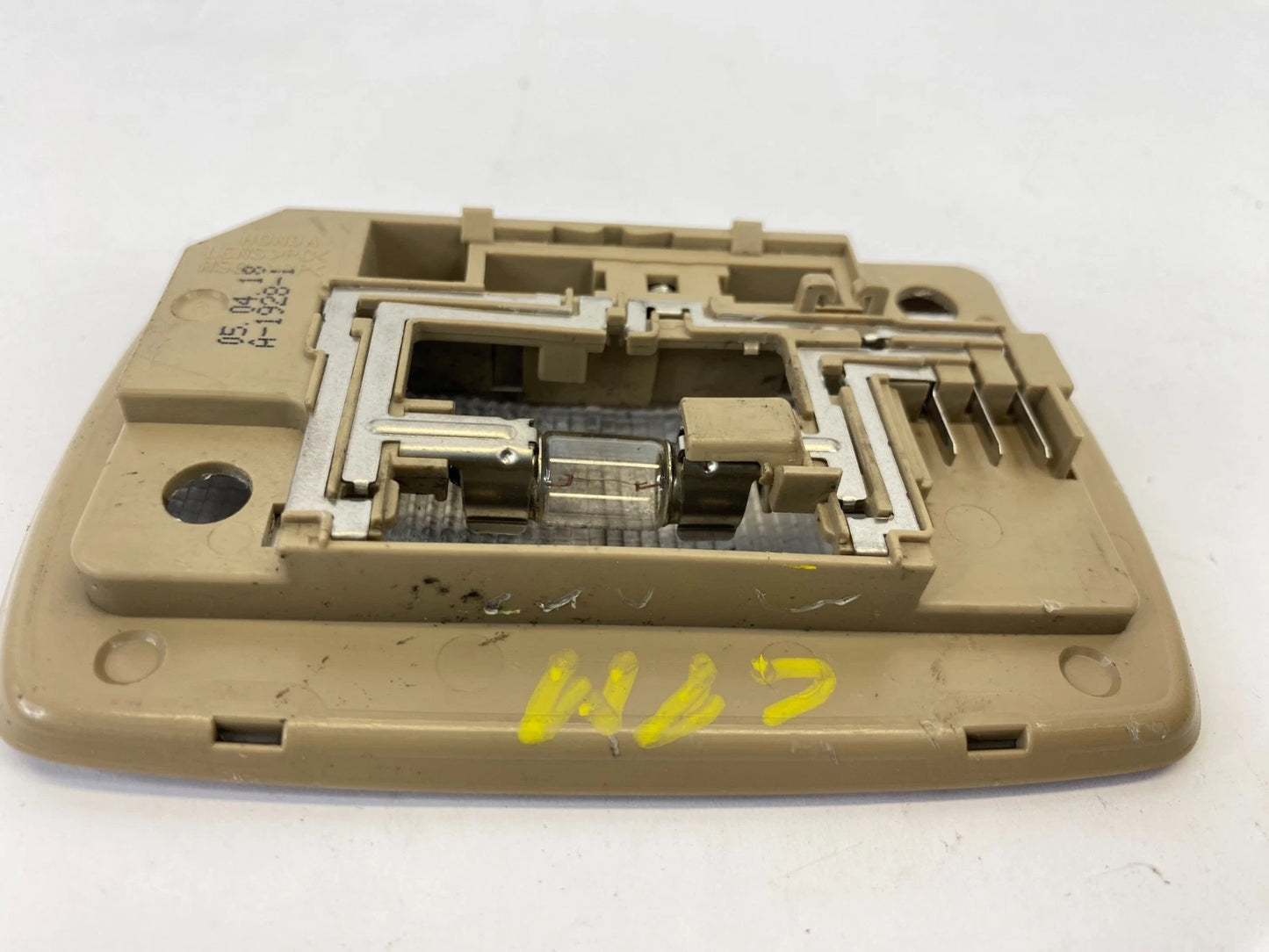 2005-2010 HONDA ODYSSEY REAR CENTER OVERHEAD DOME LAMP ASSEMBLY BEIGE OEM
