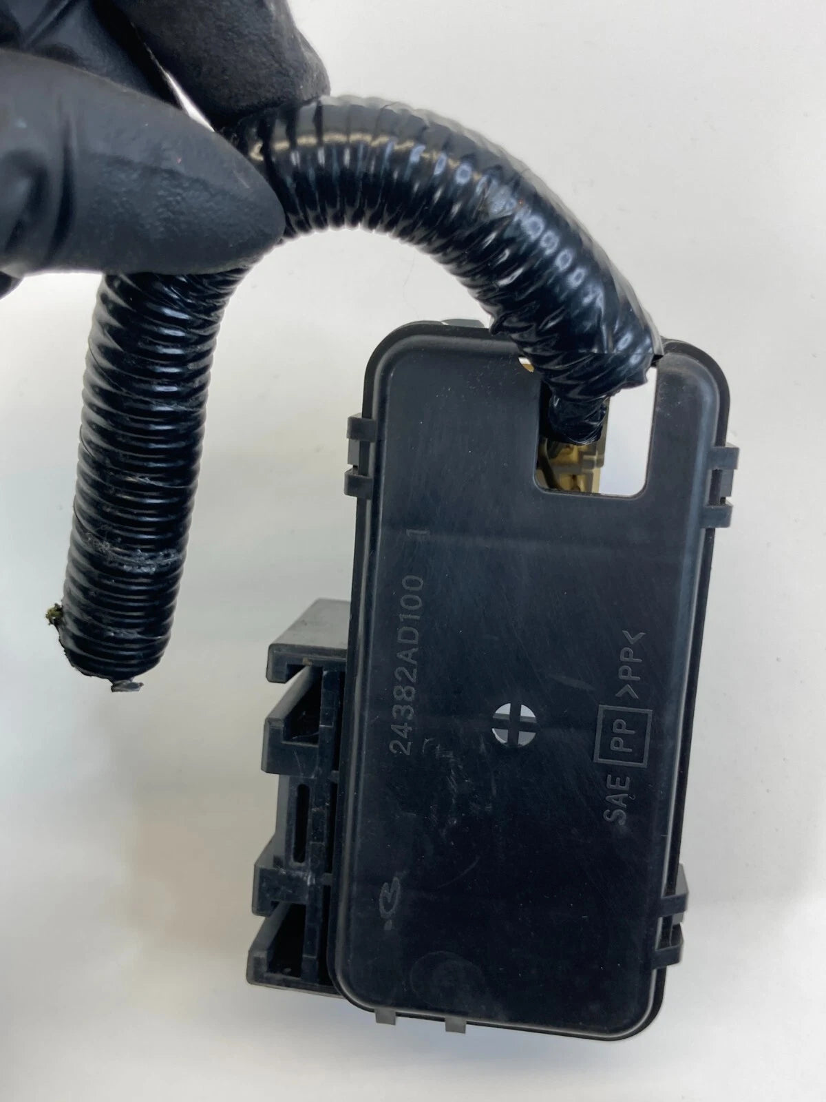 2003-2008 INFINITI FX35 ENGINE COMPARTMENT SMALL FUSE RELAY BOX BLOCK HOLDER OEM