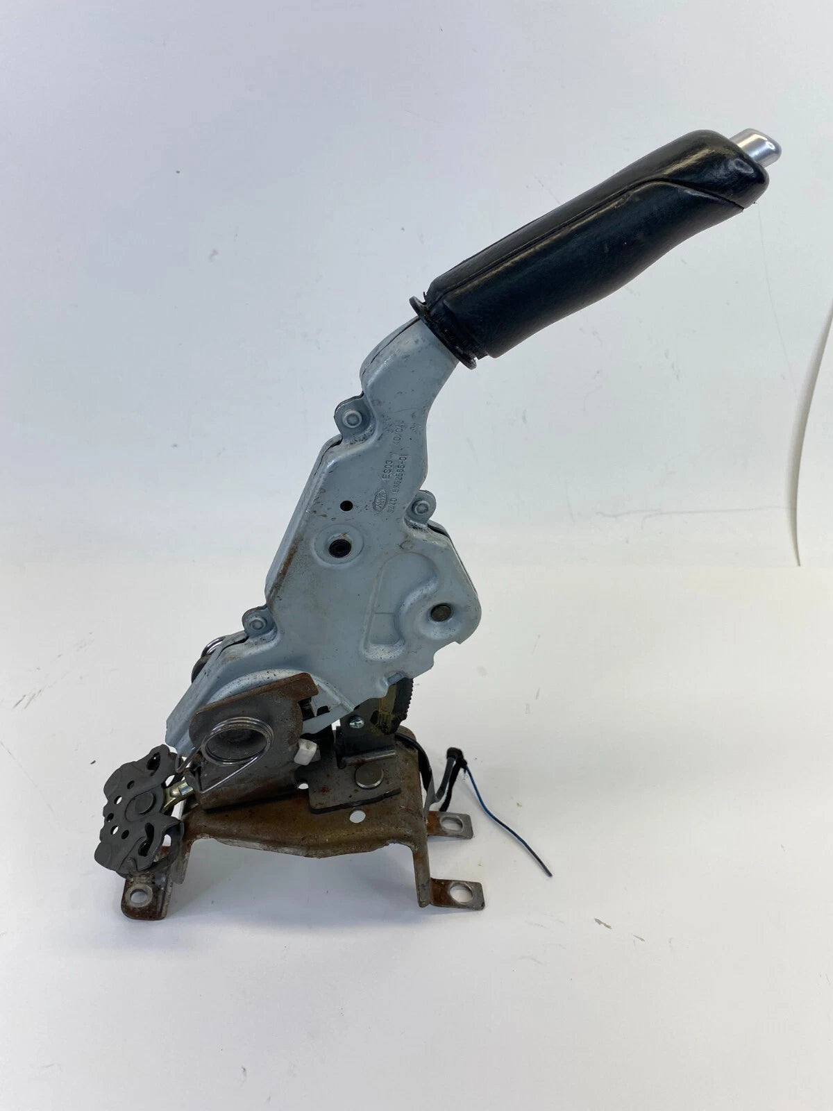 2004-2006 LAND ROVER RANGE ROVER EMERGENCY PARKING BRAKE HANDLE LEVER ASSY OEM