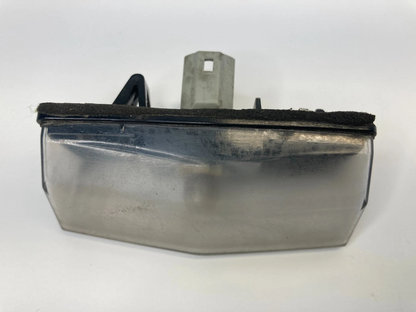 2004-2015 TOYOTA PRIUS REAR TRUNK LICENSE PLATE LAMP LIGHT A045053