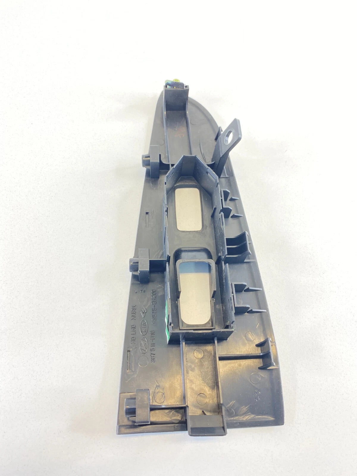 07-10 HYUNDAI ELANTRA FRONT RIGHT PASSENGER WINDOW SWITCH BEZEL TRIM 93575-2H200