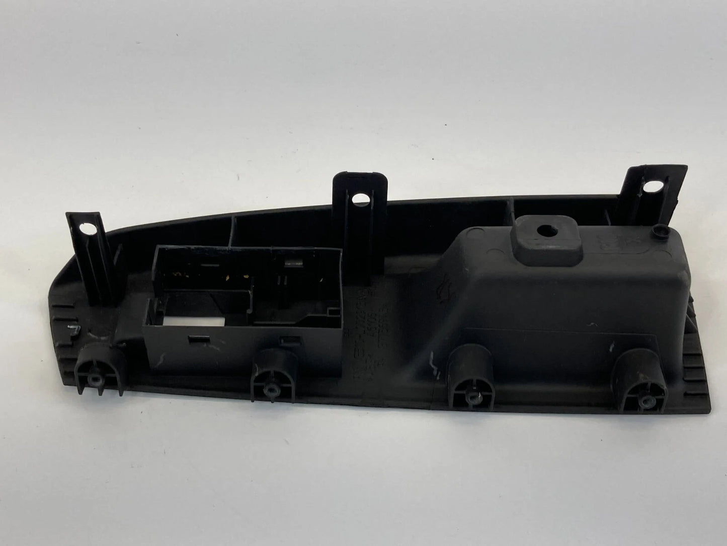 2011-2016 CHEVROLET CRUZE REAR RIGHT SIDE WINDOW SWITCH COVER BEZEL 87756943